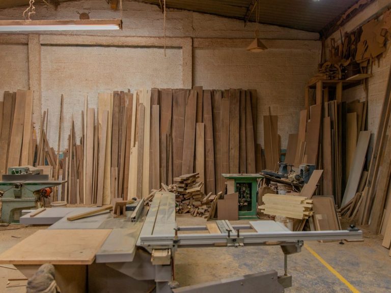 Holzbearbeitung - qteck GmbH Professionelle Holzbearbeitung mit Maschinen von qteck